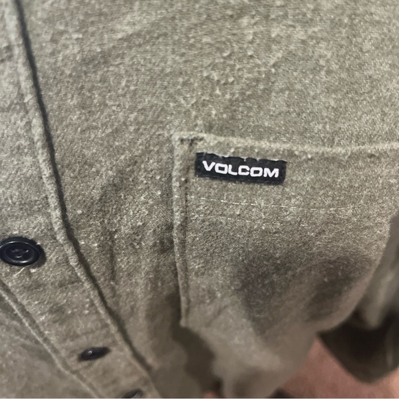 Volcom long sleeve / button up / Soft Green textured / size XL - Picture 3 of 6